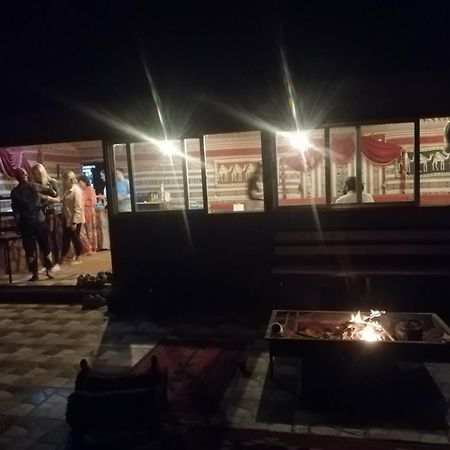 Hotel Omar Ghazi Camp Wadi Rum Zewnętrze zdjęcie