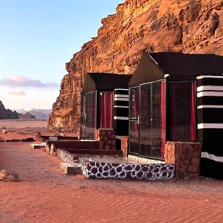 Hotel Omar Ghazi Camp Wadi Rum Zewnętrze zdjęcie