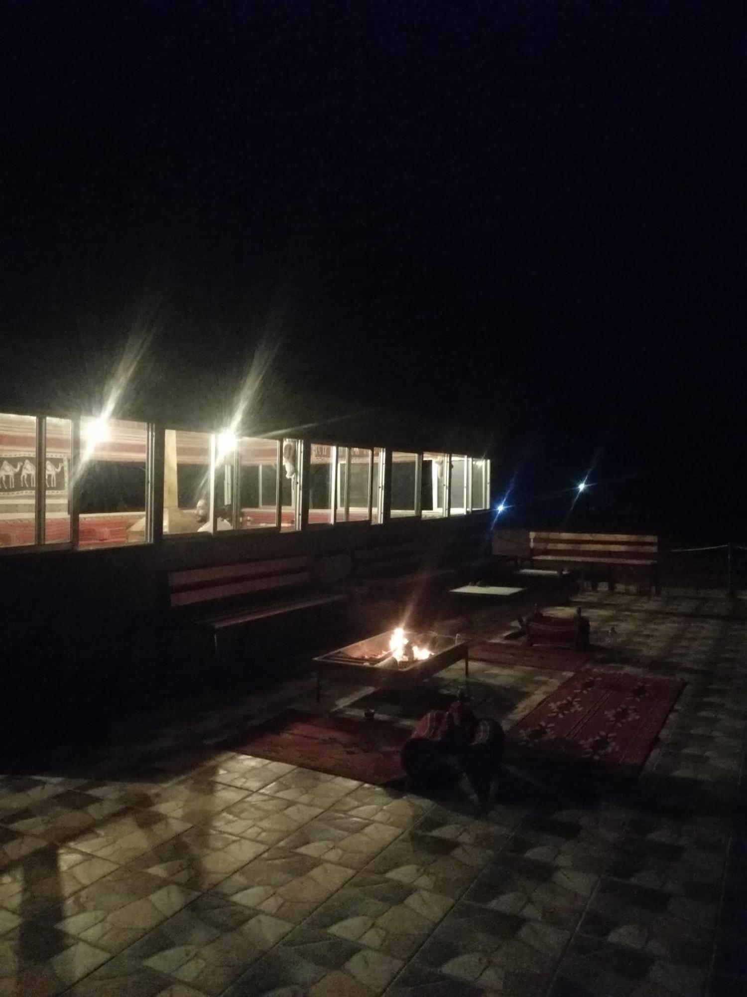 Hotel Omar Ghazi Camp Wadi Rum Zewnętrze zdjęcie
