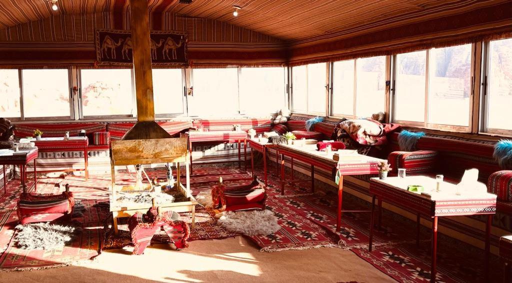 Hotel Omar Ghazi Camp Wadi Rum Zewnętrze zdjęcie