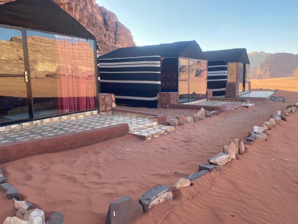 Hotel Omar Ghazi Camp Wadi Rum Zewnętrze zdjęcie